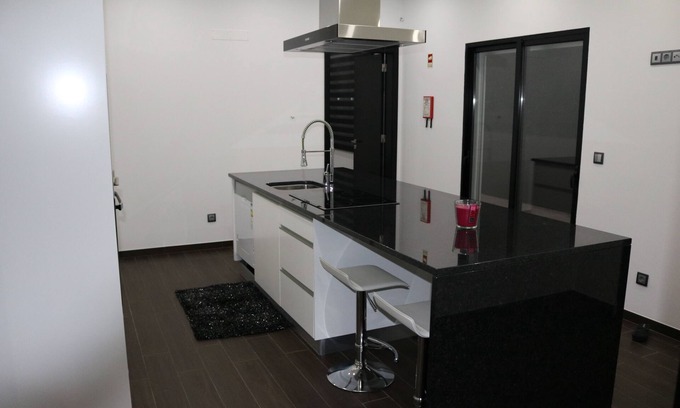 Ponta Delgada Villa | Elegant House and Modern 3 double rooms!