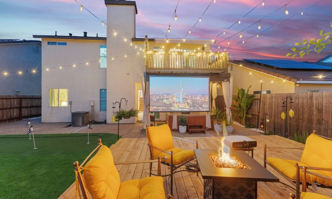Southwestern Sacramento House | Elegant Retreat for 10 Hot Tub Games Mini Golf Stylish & Serene Getaway