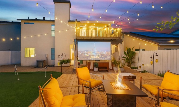 Southwestern Sacramento House | Elegant Retreat for 10 Hot Tub Games Mini Golf Stylish & Serene Getaway