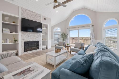 Waves House | Elegant Updated Oceanfront Home with Pool & Hot Tub