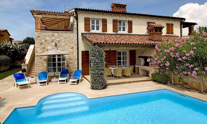 Vabriga Villa | Elegant villa with private swimming pool in a quiet village near Porec
