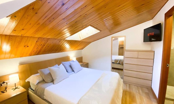 Encamp Apartment | Elegante Ático Encamp - FREE Parking Wifi SmartTv - Con altillo y 2 baños completos! l by BonesVacances