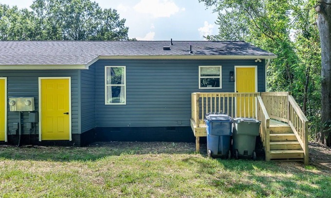 Gibsonville House | Elevate Your Escape: State of the Art 2BR Apt.