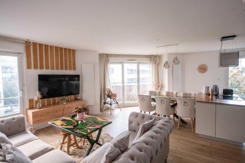 Le Bourget Apartment | ELISE DE ROCHE Équipé Balcon Parking RER B