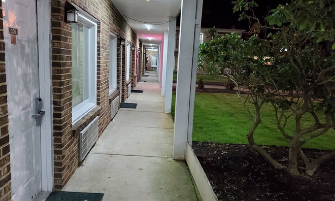 Jonesville Hotel | Elk Inn