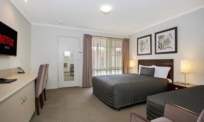 Warrnambool Hotel | Elm Tree Motel