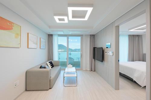 Seo Apartment | Elmomento Songdo