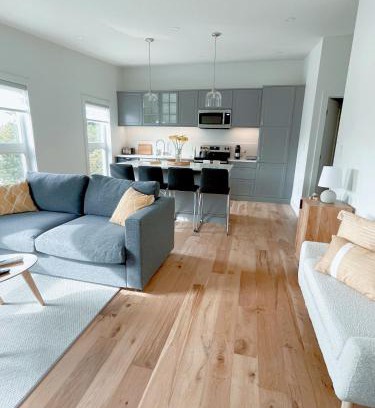Elora Apartment | Elora’s Irvine River Suite