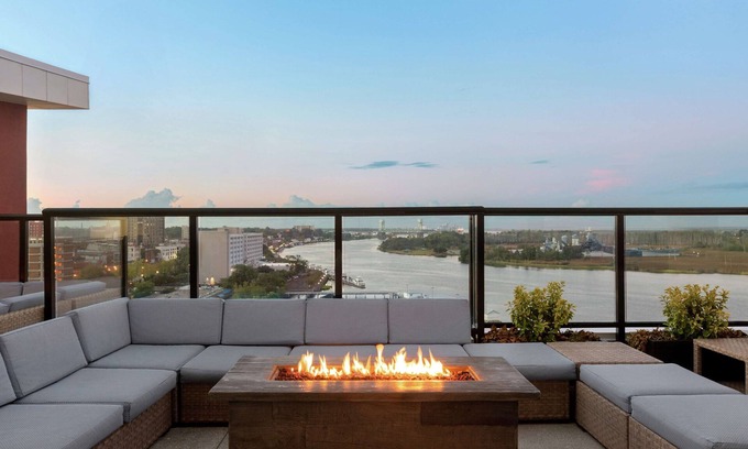 Downtown Wilmington Hotel | Embassy Suites by Hilton Wilmington Riverfront