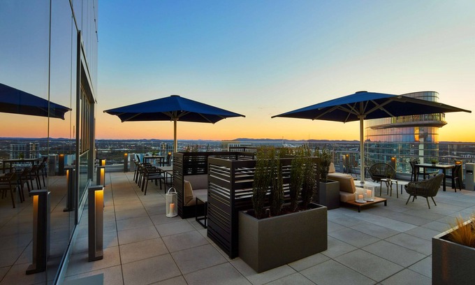 Sobro Hotel | Embassy Suites by Hilton Nashville Downtown