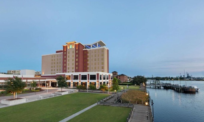 Downtown Wilmington Hotel | Embassy Suites By Hilton Wilmington Riverfront