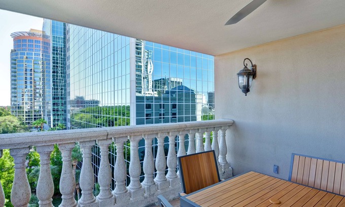 Downtown Orlando Hotel | Embassy Suites by Hilton Orlando Downtown