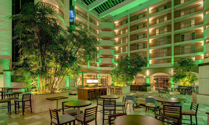 Southside Hotel | Embassy Suites by Hilton Jacksonville Baymeadows