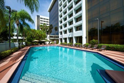 Palm Beach Gardens Hotel | Embassy Suites by Hilton Palm Beach Gardens PGA Boulevard