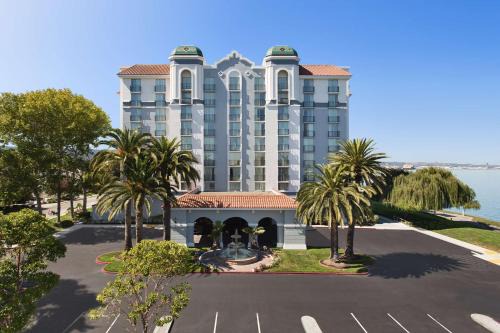 Burlingame Hotel | Embassy Suites San Francisco Airport Waterfront
