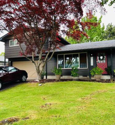 Eugene Apartment | Emerald City 3 Bedroom 1 bath Home