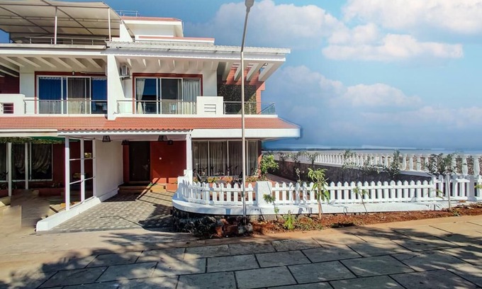 Tungarli Villa | Eminent Pool Villa - 4 BHK Lonavala