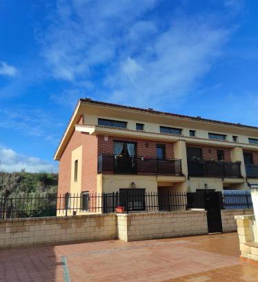 Haro House | EN EL CORAZON DEL BARRIO DE LA ESTACIÓN
