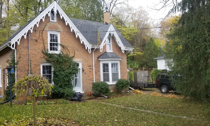 Paris House | Enchanted Cottage in Paris Ontario