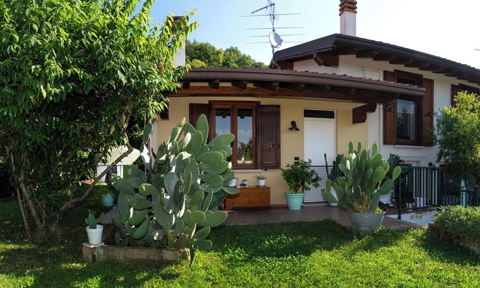Gavardo Bed & Breakfast | Enchanted place for those who want to find themselves garden and animals allowed