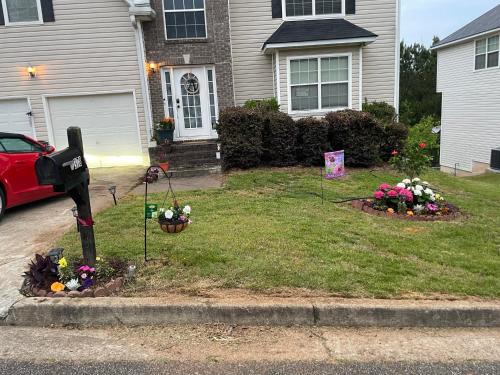 Hiram Bed & Breakfast | Enchanted Queendom