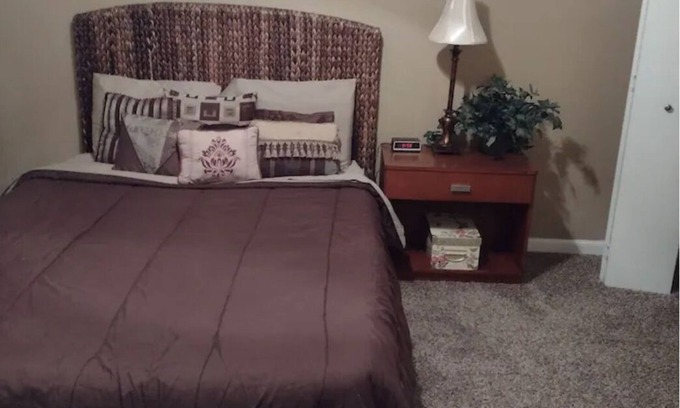 Park Forest - LA North House | Enchanted Stays, w/fireplace great family for entertainment and Relaxing at