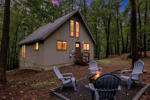 The Woods House | Enchanting A-Frame Cabin Retreat near Berkeley Springs and Mountain Views in West Virginia