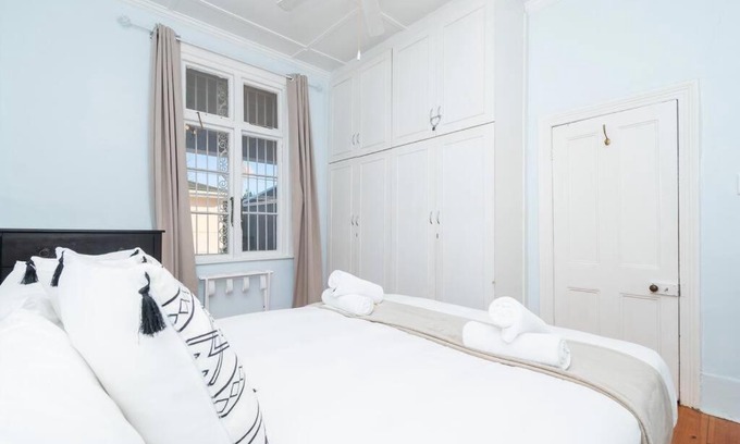 Rosebank Apartment | Enchanting Abode in Rosebank