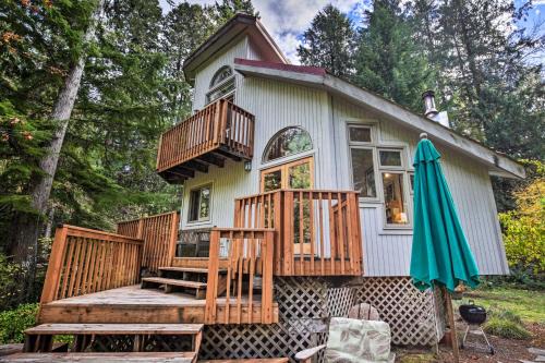 Belknap Springs House | Enchanting Escape with Hot Tub, Decks and Views!