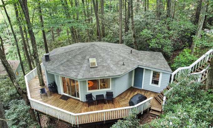 Mill Ridge House | Enchanting Mountain Tree House Hideaway.
