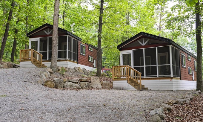 Singers Glen Cottage | Endless Caverns Deluxe Cabin - Pet Friendly! - Family Adventures Await At Endless Caverns Resort