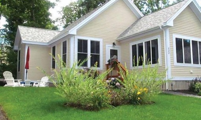 Seaglass Village Cottage | "Endless Summer" at Seaglass Village Cottages