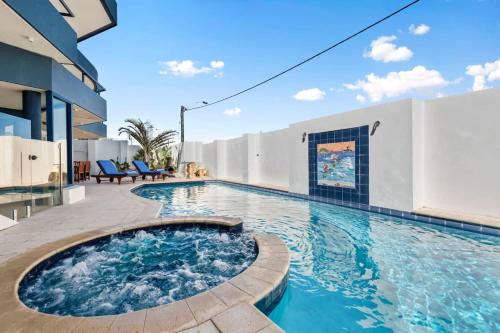 Marmion House | Endless Summer - The Reefs