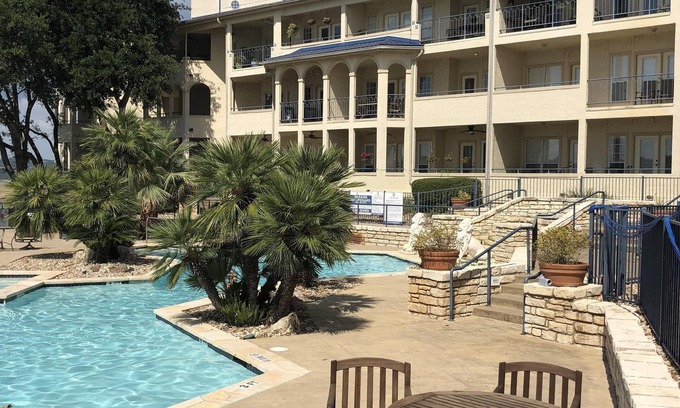 Highland Lake Estates Condo | Enjoy a sunkissed Retreat