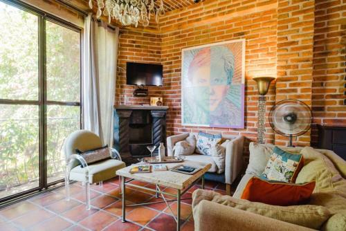 Ajijic Apartment | Enjoy AC in the Queen's Suite at Inn Ajijic