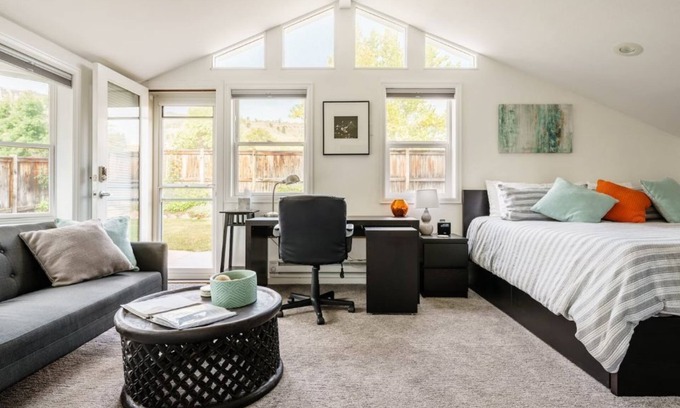 Wonderland Hills House | Enjoy Nature in Guest Suite in N. Boulder