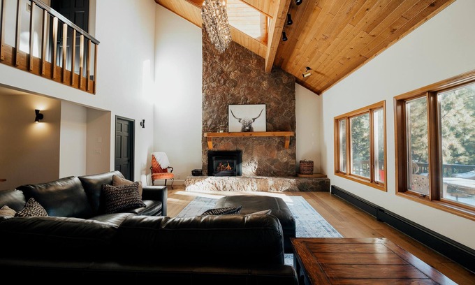 Flagstaff Cabin | Enjoy serenity at luxurious Flagstaff lodge