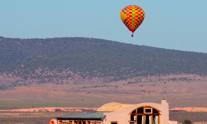 Arroyo Hondo House | Enjoy Spectacular 360-degree Views at "Mesa Magic" 3BR/2BR
