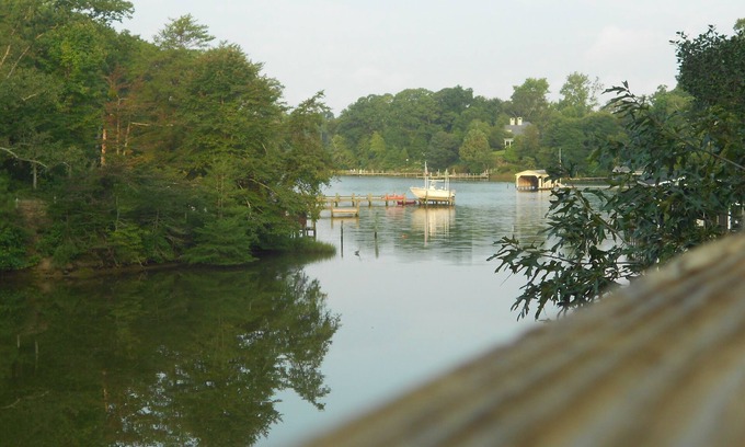 White Stone House | Enjoy Sunsets On The Creek In Your Own Private Paradise.