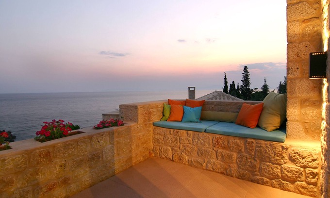 Stoupa House | Enjoy the seaside living in a centraly located, pretty sea view house