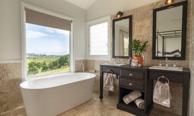 Coopers Shoot Cottage | Enjoy this piece of paradise and immerse yourself in luxury and style.