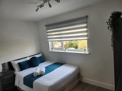 Basildon House | Ensuite deluxe home