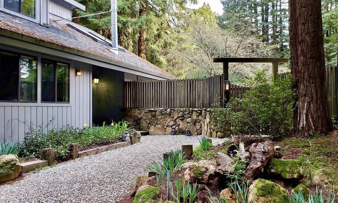 La Selva Beach House | Entelechy Ranch - A Cozy Redwood Resort