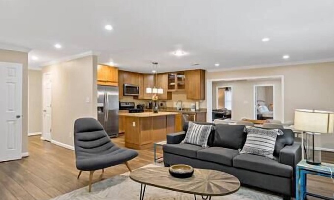 Springfield House | Entertaining | 5 Bedrooms | Luxury | DC Vibe