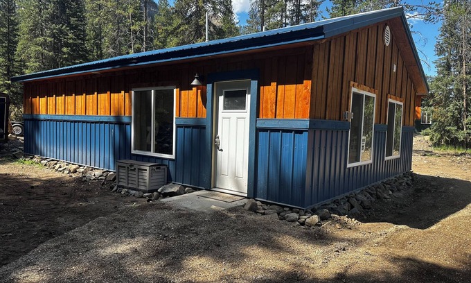 Cooke City-Silver Gate Cabin | Entire Cabin at Woody Falls Trailhead in Cooke City