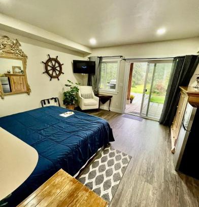Eastsound Apartment | Entire Guest Suite on Orcas Golf Course