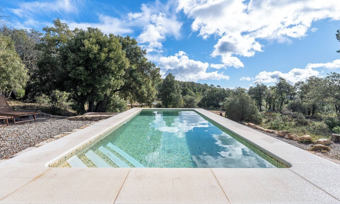 Montblanc House | Entire holiday home 'Mas De L'Arlequi' with Mountain View, Private Pool and Wi-Fi