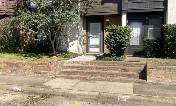 Lancaster House | Entire Town Home