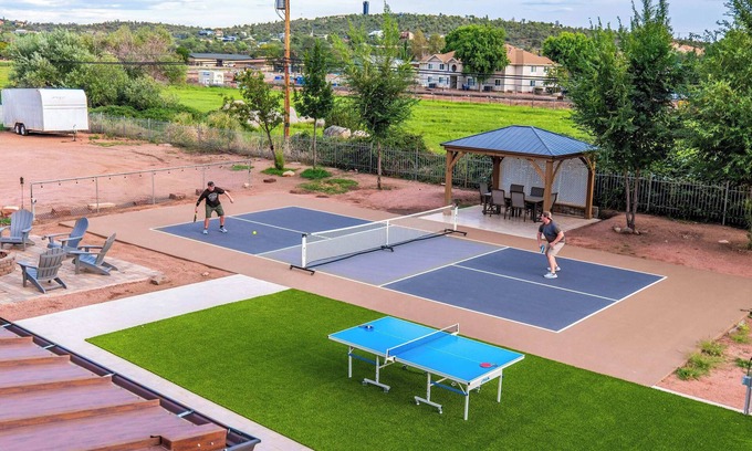 Payson House | Entire Village (4 homes) for Your Stay! Sleeps 27!