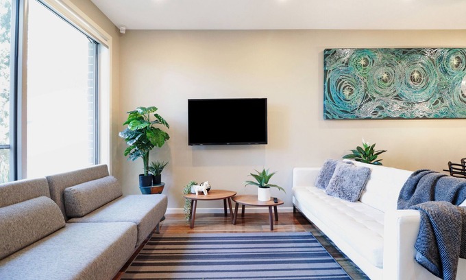 Brompton House | Eros❤️Near Adelaide Oval ✪ City Fringe ✪ FREE Wifi ✪ Netflix ✪ Parking ✪ PET